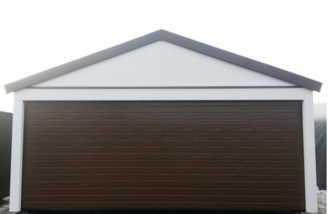 Dvojna garaža s poševno streho in velika vrata 504x580 cm